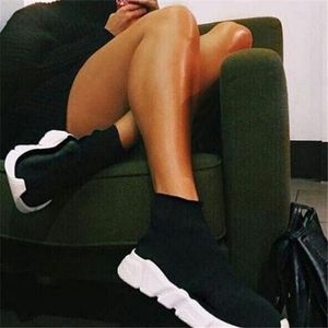Designers de mode botte de luxe Knit Socks chaussures entraîneur de vitesse High Race Runnersmens baskets pour femmes Noir blanc Slip-on triple s Casual Shoe