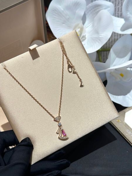 Colliers à breloques en diamant pour femmes, collier de styliste plaqué or, bijoux de luxe, cadeau de saint valentin, vente en gros