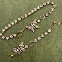 Collar de diamantes de moda para mujer regalo planta estilo mariposa collares de cadena larga suministro de joyería de latón