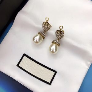 Fashion Diamond Aardbei Witte Hars Hanger Oorbellen Dames Luxe Designer Charm Oorbel Cadeau-sieraden voor huwelijksfeesten Huwelijksverjaardagen