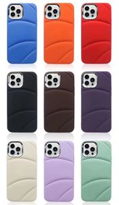 Fundas galvanizadas con chaqueta de moda para iPhone 15 14 Pro Max 14 Plus 13 12 11 Tacto suave Sensación de piel Silicona Chapado de lujo Metálico Suave TPU Cubierta del teléfono Piel trasera