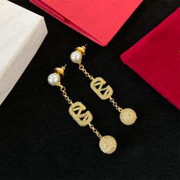 Fashion Earring Oorbellen Gold Letter Charm Ear Hangers Designer Novel Special Simple voor Man Womens 12 Styles