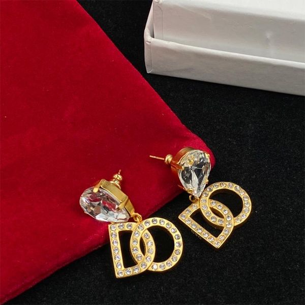 Fashion Oreing Gold Letter Boucles d'oreilles Charme Designer Simple for Man Womens 5 Styles