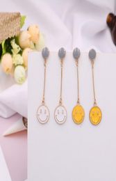 Boucles d'oreilles mode jaune blanc visage souriant gains tempérament boucles d'oreilles pendantes femmes 039s bijoux boucles d'oreilles Whole5346917