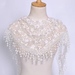 Mode élégant fleur triangulaire à franges écharpe femmes châle de dentelle blanche