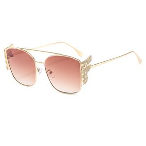 Mode elegante luxe glanzende diamant f wing zonnebril voor vrouwen klassieke retro zomer strand metalen UV400 zonnebril bril