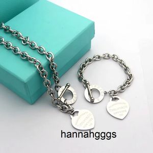 Mode Europese en Amerikaanse keten Persoonlijkheid Hip Hop Sweet Bracelet Street Schietaccessoires Coole heren en damesarmbanden 6911