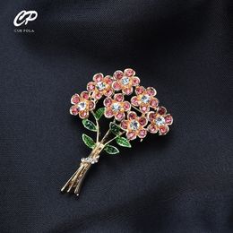 Mode européenne et américaine exagérée atmosphérique strass bouquet corsage personnalité mode à la mode broche femmes