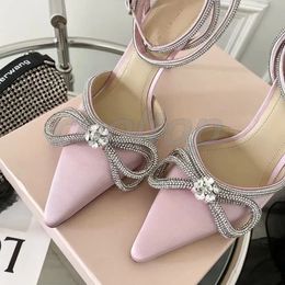 Fashion Face Bow Pump Pump Crystal Embellifhed Mach Satin Righestone Soirée chaussure STILetto Sandales pour les femmes avec des chaussures de style classiques de créateur 6cm