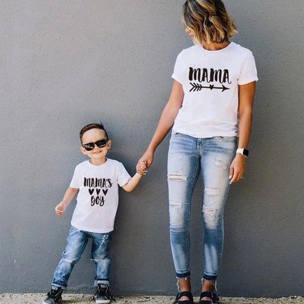 Moda familia a juego camiseta corta mamá y niña hijo letras mamá niños ropa litte bebé niños trajes Look Tops 240301