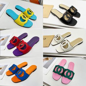 2023 Sandalias de diseño Mujer Entrelazado Doble letra Ahueca hacia fuera Detalle Zapatillas Cuero de color Cocodrilo Pitón Goma Moda Jelly plana Zapatos de fiesta en la playa