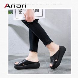 Mode vrouwelijke slippers strand slippers sandalen slip op glijbanen buiten slipper dames casual schoenen drop brazilië y200423