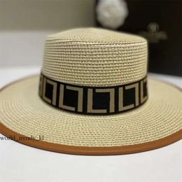 Fashion Fendicap Hat de paille Designer Mens Bucket Womens Bucket Chaps ajustés Sun Protection Summer Travel Beach Sunhat LETTRE LUXUR