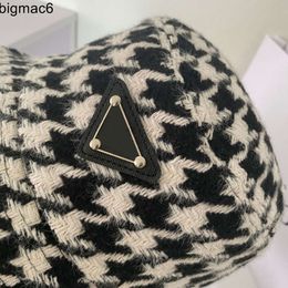 Sombrero de lucha de moda Gorro de mujer para hombre Pescador famoso que lucha contra el sombrero pradoi Sombrero que combina con el enrejado de mil pájaros Sombrero de ala ancha de alta calidad para otoño e invierno