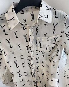 Mode Flockprint overhemd Geborduurde letters voor dames Designeroverhemden met lange mouwen Luxe vestjasje Merk chiffon bovenkleding
