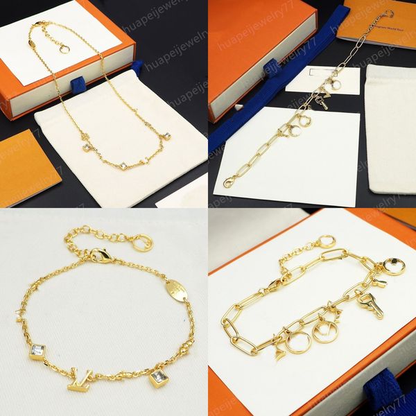 Collier de bracelet en diamant carré de fleur de fleur de mode pour femmes Collier de créateur Bracelet Gold Set Love Holiday Gift