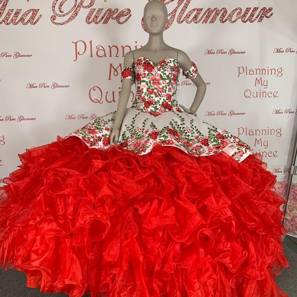 Fleurs De Mode Appliques Robes De Quinceanera Volants En Cascade Cou Chérie Douce 16 Robe Corset Balayage Train Organza Robes De Mascarade