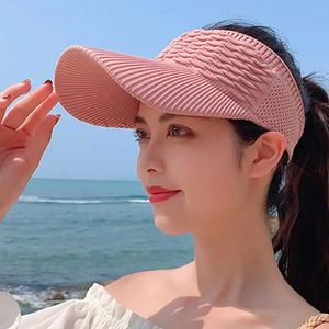 Fashion plis conceptions femmes vide haut chapeau d'été Couleur solide grande bordure du chapeau solaire extérieur tissu élastique sport Sun Sun 240515