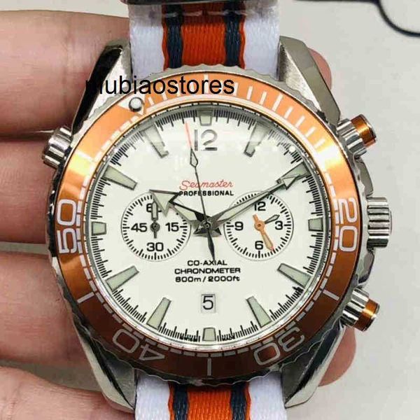 Moda para hombre Relojes de pulsera mecánicos de lujo Reloj Cinco círculo naranja Cara blanca Tela tricolor Movimiento japonés Hw013designer Reloj