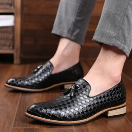 Fashion Fashion Cuir Chaussures For Hen Dress Business Male Géométrique Oxfords Party Mariage Casual Mens Flats Chaussure Homme 240407