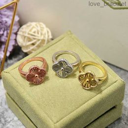 Fashion Four Leaf Clover Ring Natural Shell edelsteen Gold Gold Woman Designer T0p Hoogste Counter Kwaliteit Classic Style Gift For Girlfriend