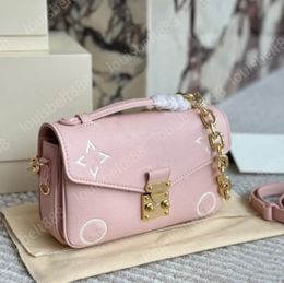 Moda Marca francesa Diseñador de lujo para mujer Nuevo Color helado Cuero de vaca Pequeños bolsos de mensajero Bolso de mujer Bolso de hombro Bolso cruzado Cadena Monedero para axilas 21 CM