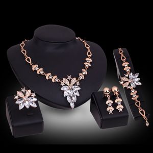 Mode Frican Classic Jewelry18K Vergulde Ruby / Clear Crystal Necklace Oorbellen Armband Ring Bruiloft Sieraden Set