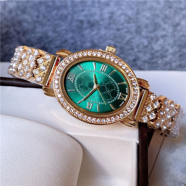 Mode pleine marque montre-bracelet femmes dames ovale cristal Style luxe avec Logo acier métal bande Quartz horloge CH99