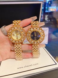 Mode Volledige Merk Horloges Vrouwen Meisje Kleurrijke Diamanten Stijl Stalen Metalen Band Quartz Luxe Met Logo Klok CHO 02
