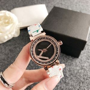 Mode Volledige Merk Horloges Vrouwen Meisje Diamant Draaibare Wijzerplaat Lederen Band Quartz Luxe Klok L 102