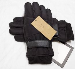 Gants de fourrure de mode marque gants de créateur femmes hommes hiver gants de luxe chauds très bonne qualité cinq doigts couvre DDE2021329Z