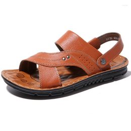 Mode echte zomer teen lederen mannen sandalen open trend strandschoenen absorberen zweet casual comfortabele op blote voeten slippers groot formaat a b