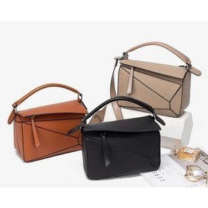 Fashion Geometric Luxurys Handbags PU Leather grande capacité Sacs de créateurs polyvalents 2023 Automne Hiver Nouveau sac à bandoulière