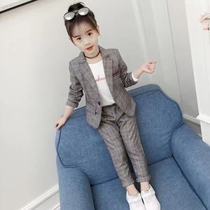 Mode Fille Tenues 2023 Automne Hiver Hauts Jupe Hauts Pantalon Bébé enfants Formel Adolescents Veste À Carreaux Blazer Enfants Vêtements R230814