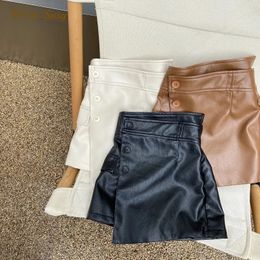 Fashion Girl Pu Leather Rok Shorts Infant Toddler Child Button Onregelmatige kort breedbeen Bruin Zwart Witte babykleding1-7y 240428