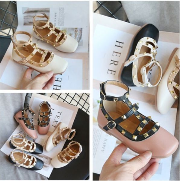 Mode fille petites chaussures en cuir 2020 printemps nouvelle fille rivet chaussures plates décontracté sauvage fond doux tête carrée chaussures de princesse romaine