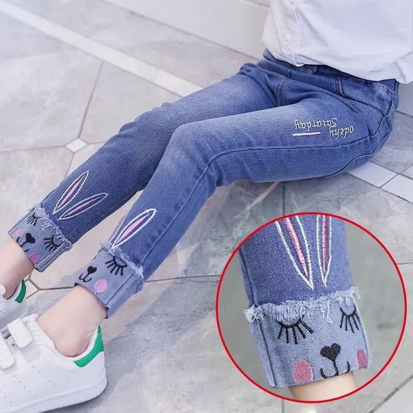 Mode filles dessin animé lapin brodé jean enfants pantalons coréen SlimFit Denim pantalon 312 ans vêtements pour enfants 240227