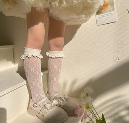 Calcetines huecos de encaje para niñas Lolita, dulces niños, doble volante, 3/4 de altura, calcetines de princesa, verano 2023, piernas suaves y transpirables para niños Z0671