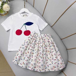 Fashion Girls T-shirt Robe Sets Summer Clothing Kids Tracksuits Taille 100-160 Cherry Print Clans courtes et jupe courte 24Feb20