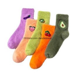 Mode meisjes warme sokken Cartoon avocado vloer sokken schattige zachte badstof vrouwen handdoek sok koraal fleece sneeuw sokken fuzzy kerstcadeau kous