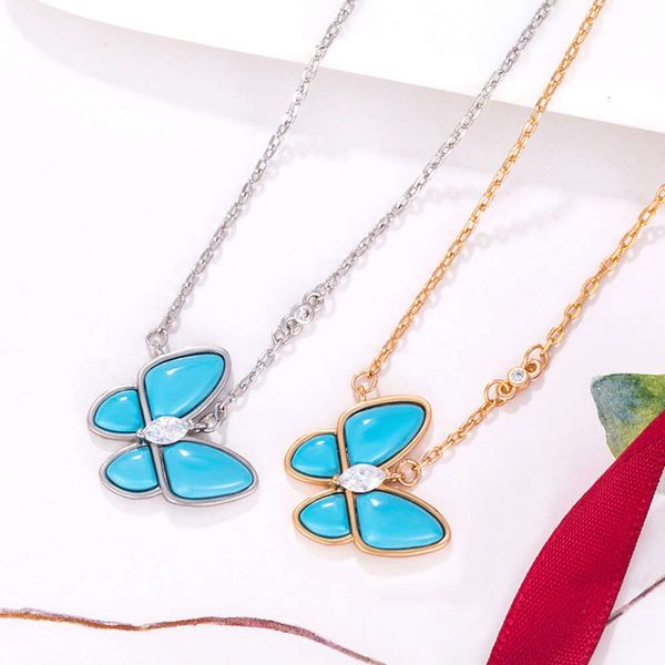 ¡La diosa de la moda debe amar el collar de mariposa azul turquesa, chapado en oro de 18 quilates, cadena de collar de mariposa de alta apariencia!