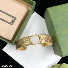 Mode Gouden Armband Vrouwen Mannen Manchet Rvs Klassieke Brief Bangles Sieraden Vrouwen Hoge Kwaliteit Verstelbare Armbanden