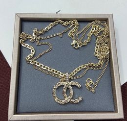 Designer de qualité supérieure 18 km plaqué C-letter Colliers de pendentif Colliers Colliers Crysatal Rignestone Brand pour femmes Bijoux de fête de mariage Cadeaux Coupages