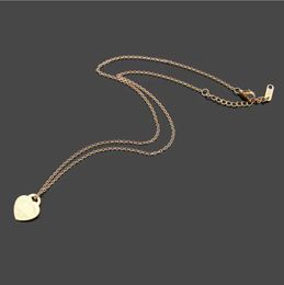 Collier de créateur de coeur en or de mode Rose Bijoux cadeau de cadeau de la Saint-Valentin avec livraison rapide