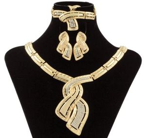 Fashion Gold Sieraden Nigeriaanse Crystal Necklace Hoop oorbellen Women Italiaanse bruidsjuwelensets Bruiloftaccessoires5575230