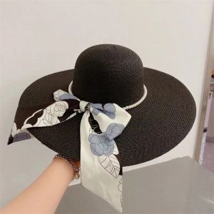 Mode Lettres D'or Fleurs Perle Chapeau De Paille De Luxe Designer Seau Chapeau Pour Unisexe D'été Casual Sandbeach Vacances Sunhats 238317BF