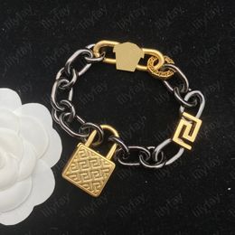 Mode Gold Lock Pendentif Collier Mens Bracelet Designer Medusa Ensembles de bijoux pour femmes Cadeaux d'anniversaire romantiques Hiphop Bijoux avec boîte Top -7