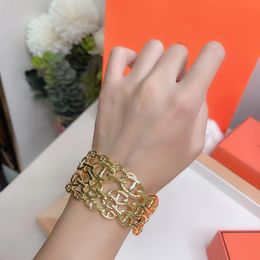 Fashion Gold Open Ultra Wide Letters Ladies 039S Bracelet European Classic Designer Cadeau