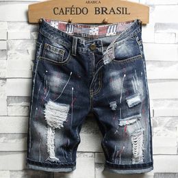 Mode Graffiti déchiré hommes jean shorts Patch Raggedy cinq cents mendiant Denim pantalon haute qualité marque Jeans hommes vêtements 240227
