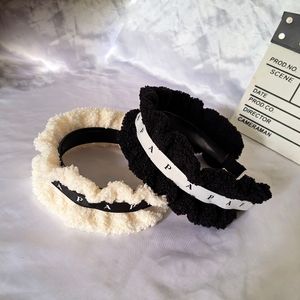 Mode Haarsieraden Charme Designer Hoofdbanden voor kort haar Klassiek Leuk Merk Voor Meisje Wassen Make-up Stijl Vrouwen Geschenken Gebundeld haar